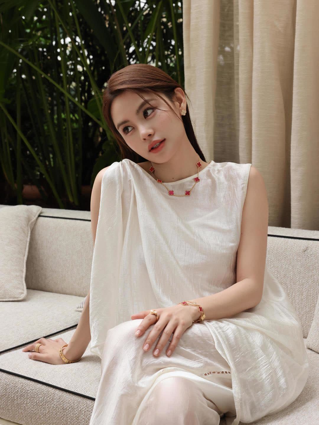 Van Cleef & Arpels Floral Earrings and Bracelet Set